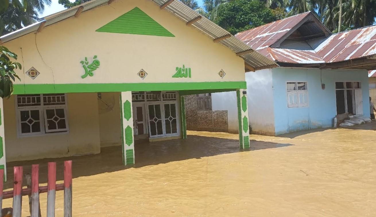 2024-08-27_Sejumlah-rumah-di-Bone-Bolango-Gorontalo-terendam-banjir.jpg