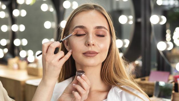 4 Zodiak Jago Makeup: Cancer Penuh Gaya, Leo Menawan, Sagittarius Gemerlap, Aries Menggoda