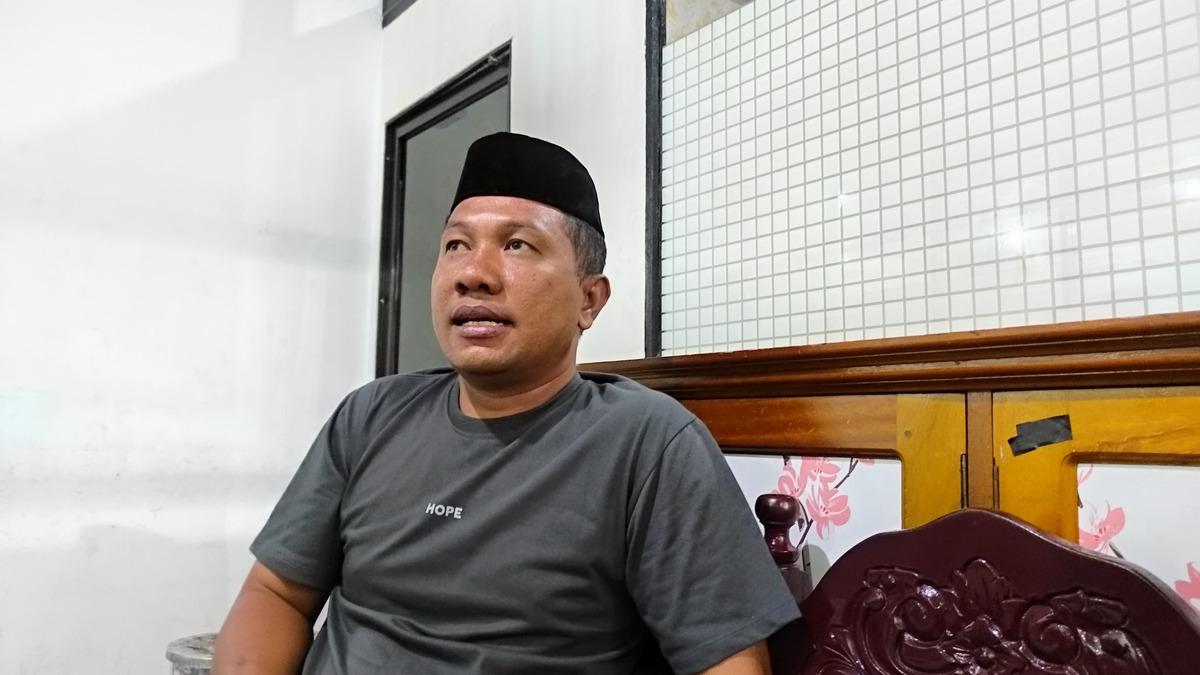Amin-Suleman-39-Ketua-GAM-saat-mendatangi-SPKT-Polres-Gorontalo.jpg