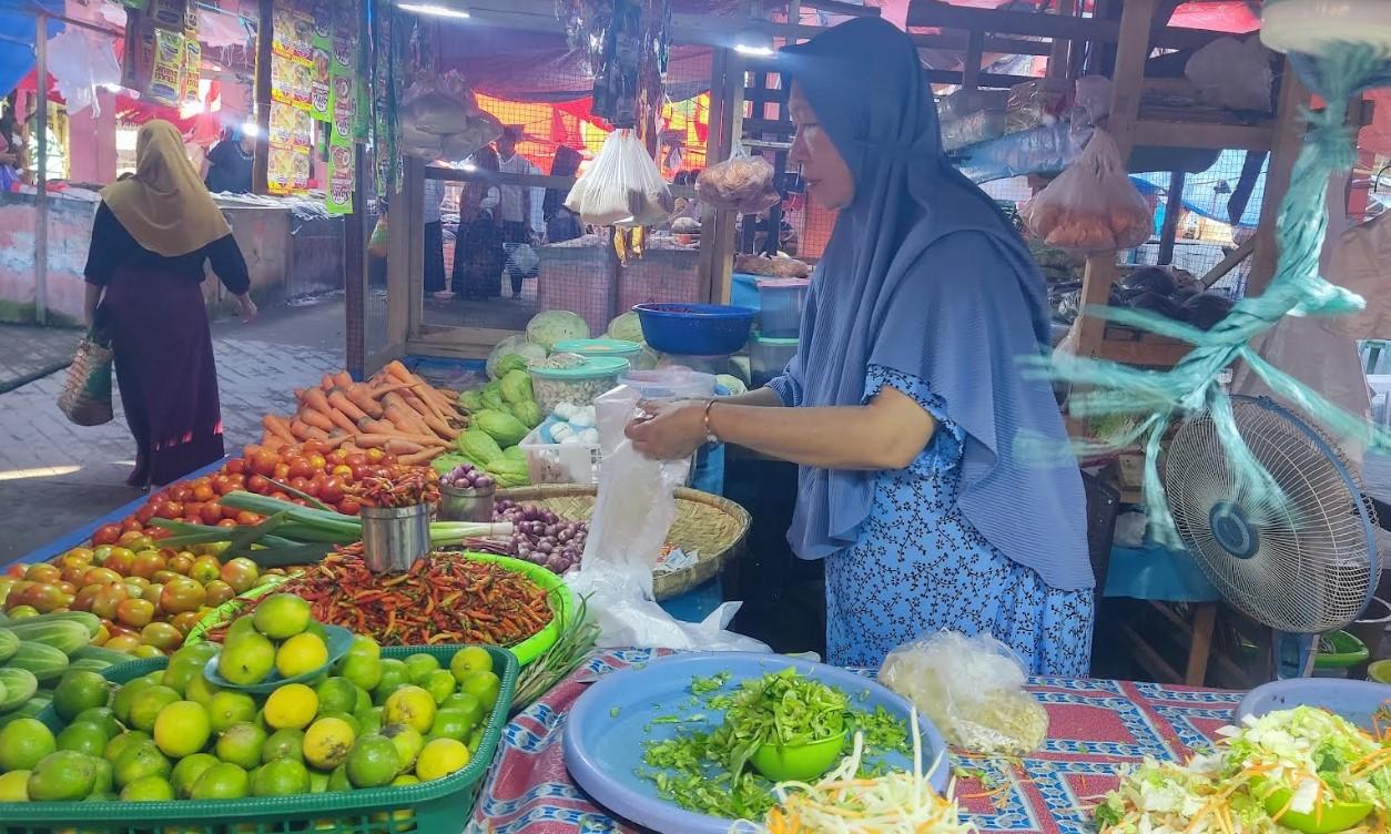 Atun-Patamani-Adu-Nasib-Dengan-Berjualan-Sayur-Di-Pasar-Tradisional-Tilamuta-Gorontalo.jpg