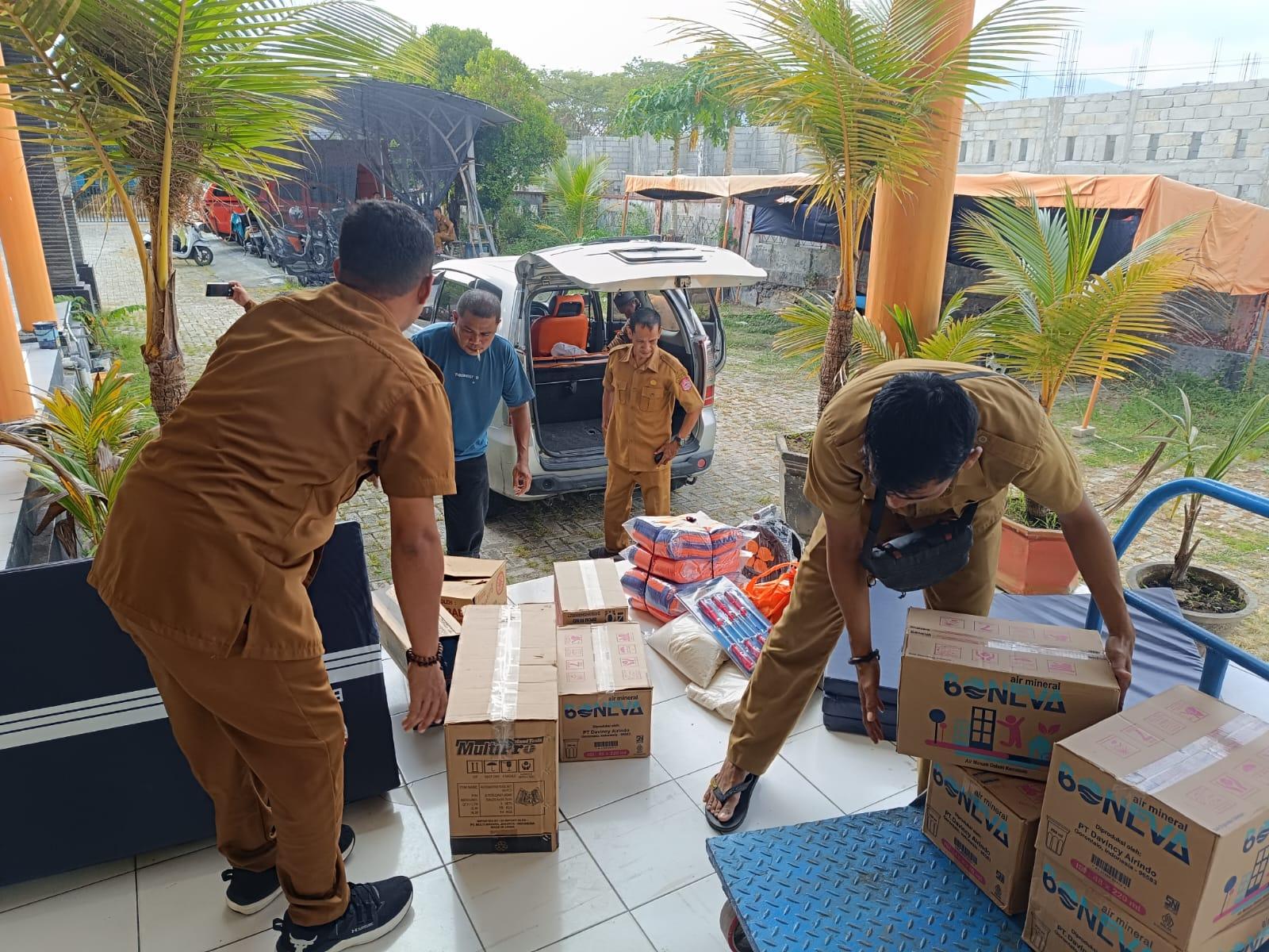 Pemkab Bone Bolango Gorontalo Serahkan Bantuan untuk Korban Kebakaran Bengkel di Pelita Jaya