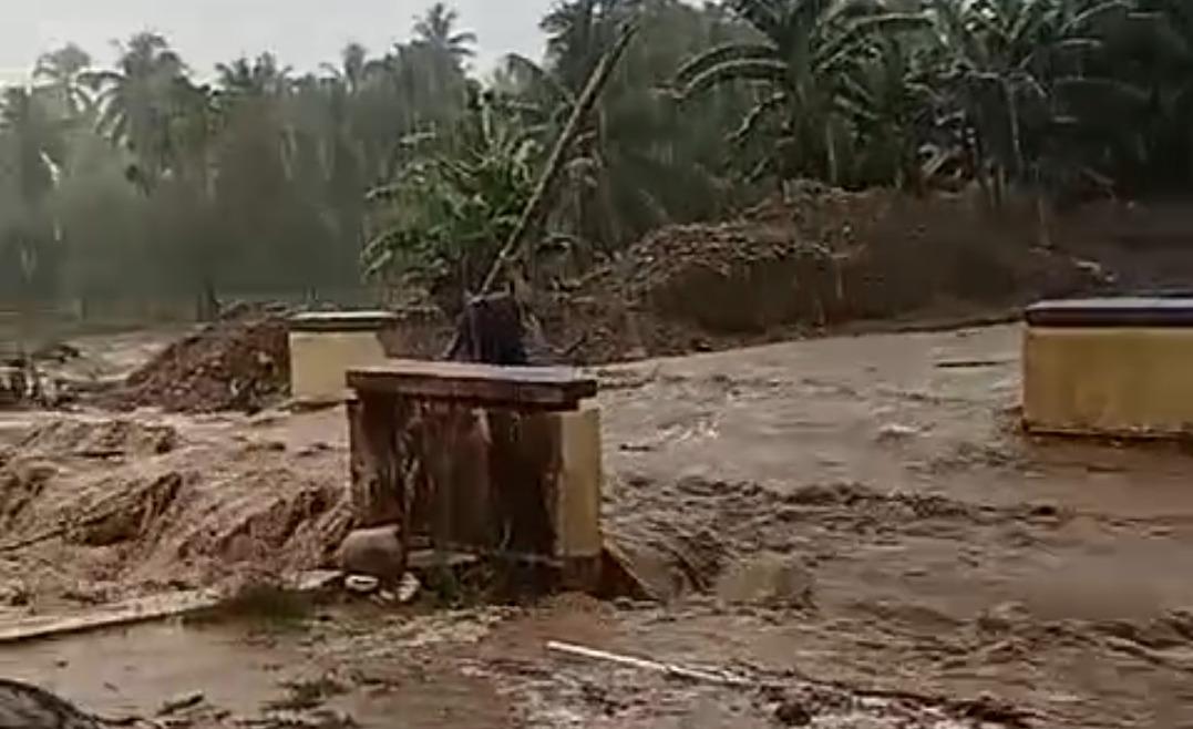 Banjir-Bandang-melanda-wilayah-Desa-Libungo-Kabupaten-Bone-Bolango-Gorontalo.jpg