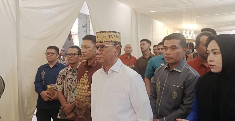 Bupati-Bone-Bolango-Gorontalo-Ismet-Mile-hadiri-gebyar-UMKM.jpg