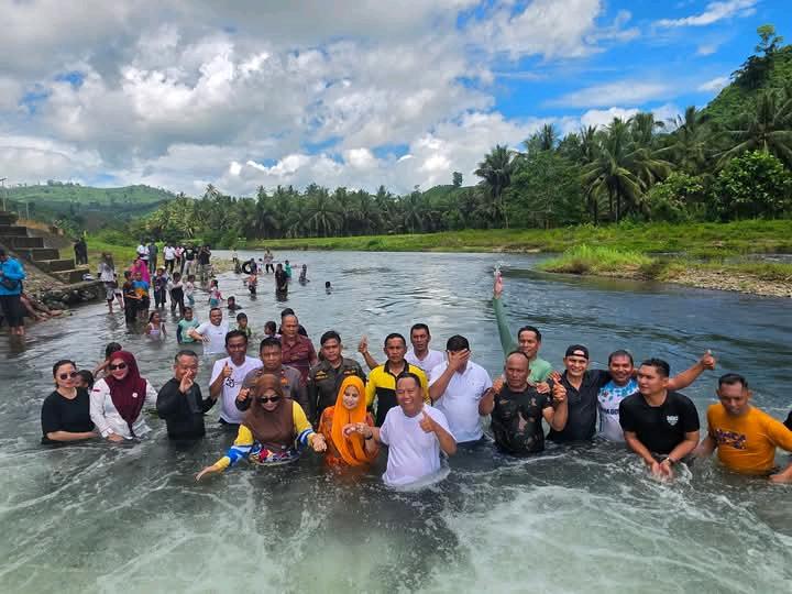 Bupati-Gorontalo-Utara-Thariq-modanggu-mandi-safar.jpg
