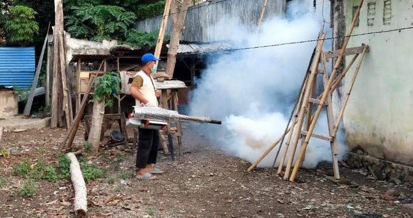 Dinas-Kesehatan-Bone-Bolango-melakukan-foging-di-sejumlah-wilayah.jpg