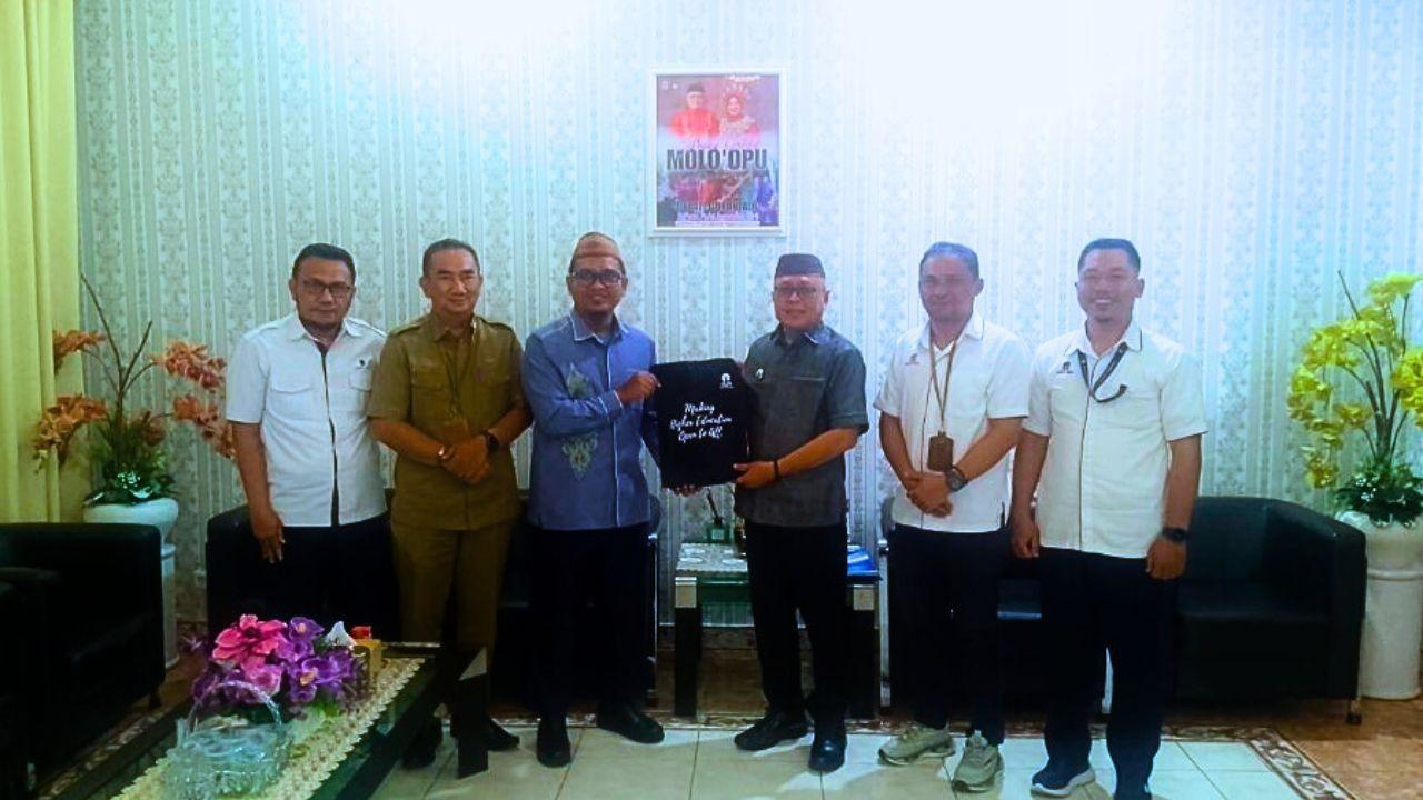 Direktur-UT-Gorontalo-Safriansyah-dalam-audiensi-bersama-Bupati-Gorontalo-Sofyan-Puhi.jpg