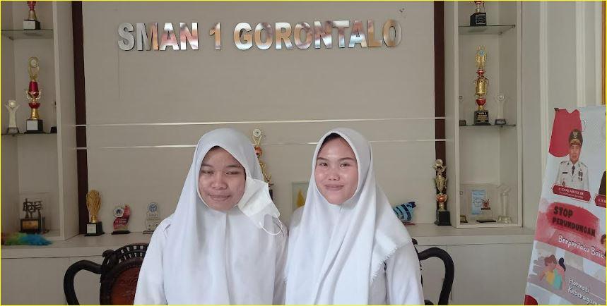 Dua-siswi-SMKN-1-Gorontalo-mengemukakan-pendapat.jpg