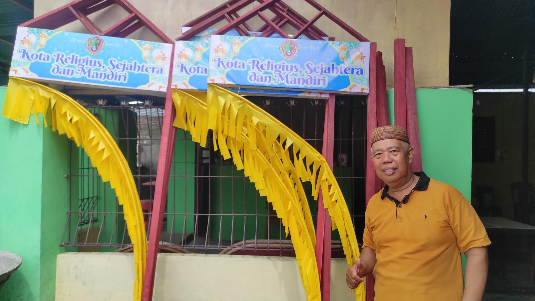 Eman-Djakaria-warga-Kelurahan-Buladu.jpg