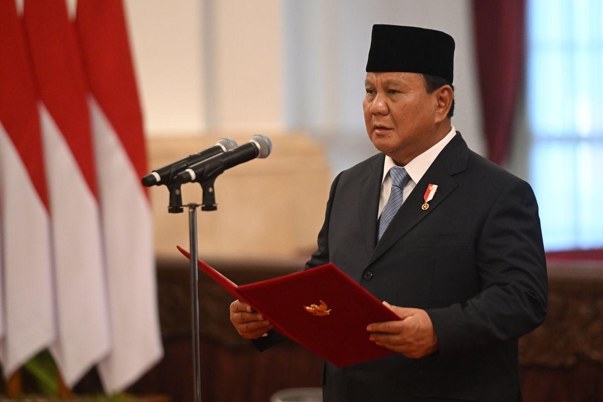 Foto-Presiden-Prabowo-Subianto-kala-membacakan-sumpah.jpg