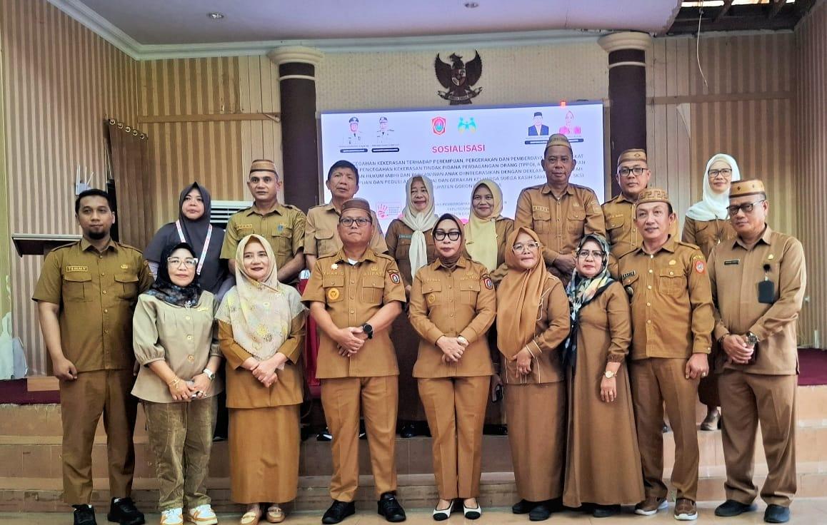 Foto-bersama-usai-Sosialisasi-Pencegahan-TPPO-dan-Perkawinan-Anak.jpg