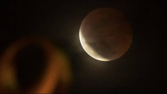 Gerhana-Bulan-malam-ini-Senin-25-Maret-2024.jpg