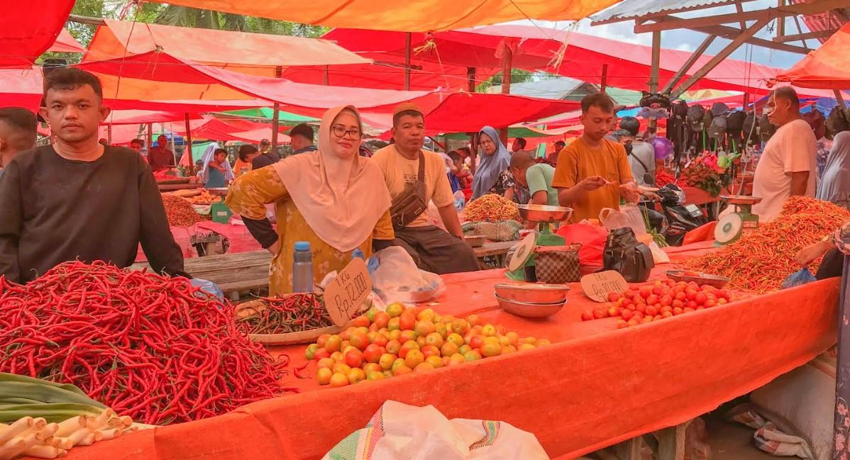 HARGA-CABAI-PASCA-LEBARAN-Harga-cabai-lokal-dan-cabai-luar-daerah-di-Pasar-Tradisional-Telaga.jpg