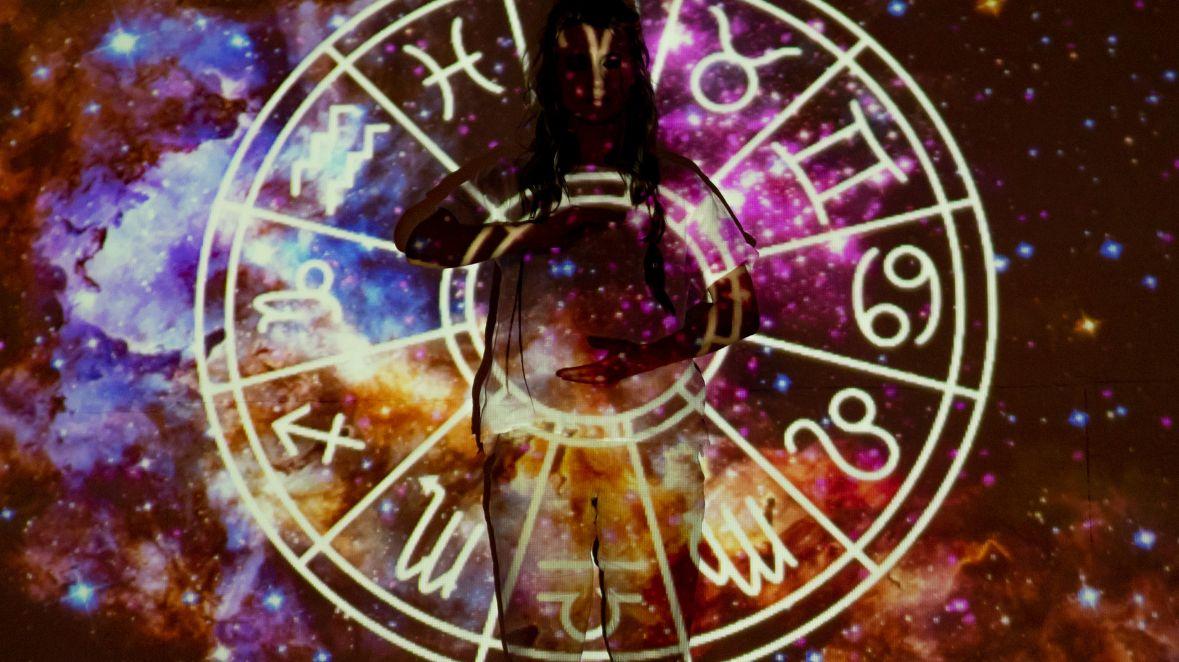 Horoskop-zodiak-besok-Jumat-12122025-tentang-cinta-karier-kesehatan.jpg