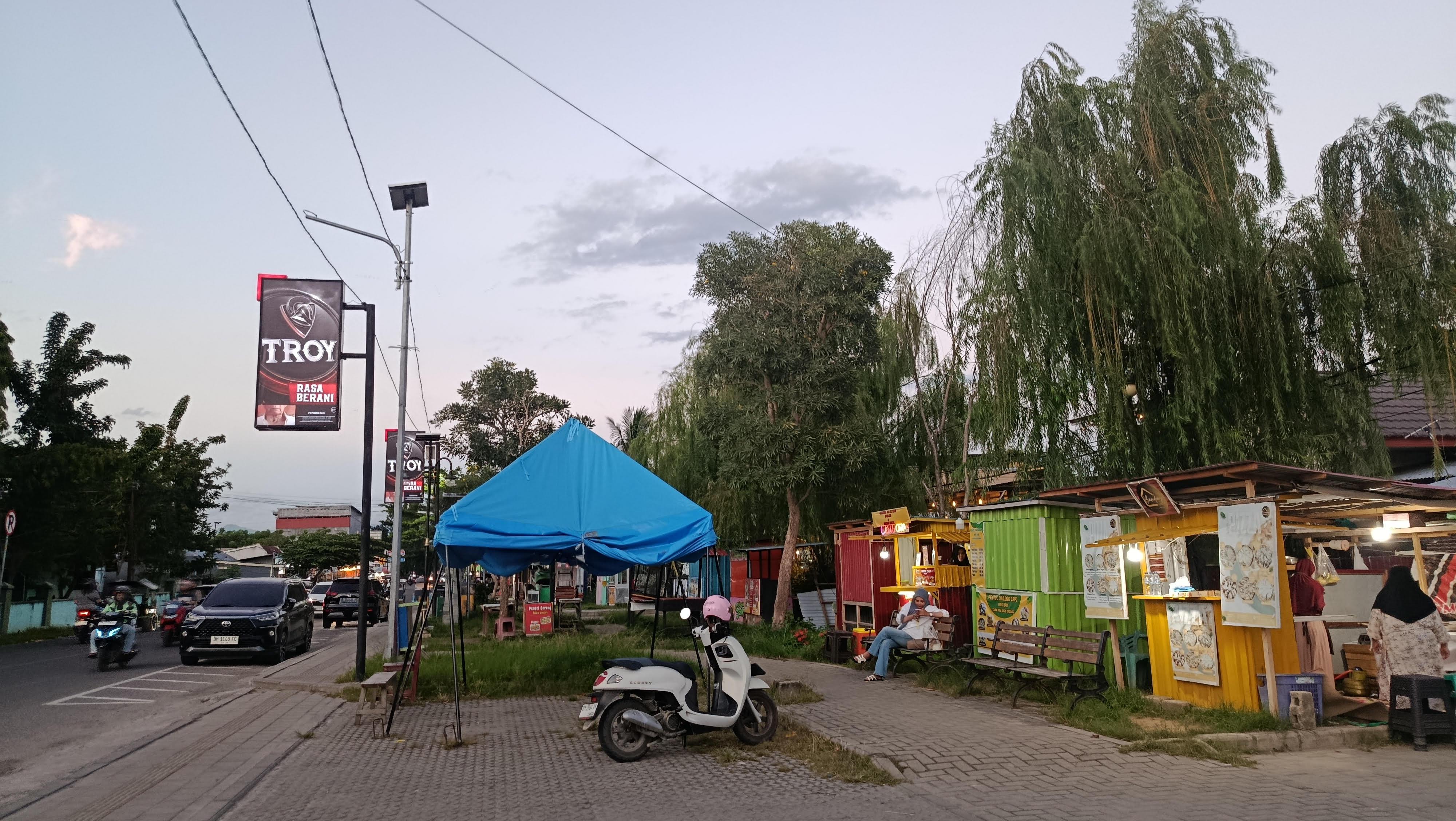 KALIMADU-Potret-kawasan-kuliner-Jl-Kalimantan-dan-Jl-Madura-Kalmadu.jpg