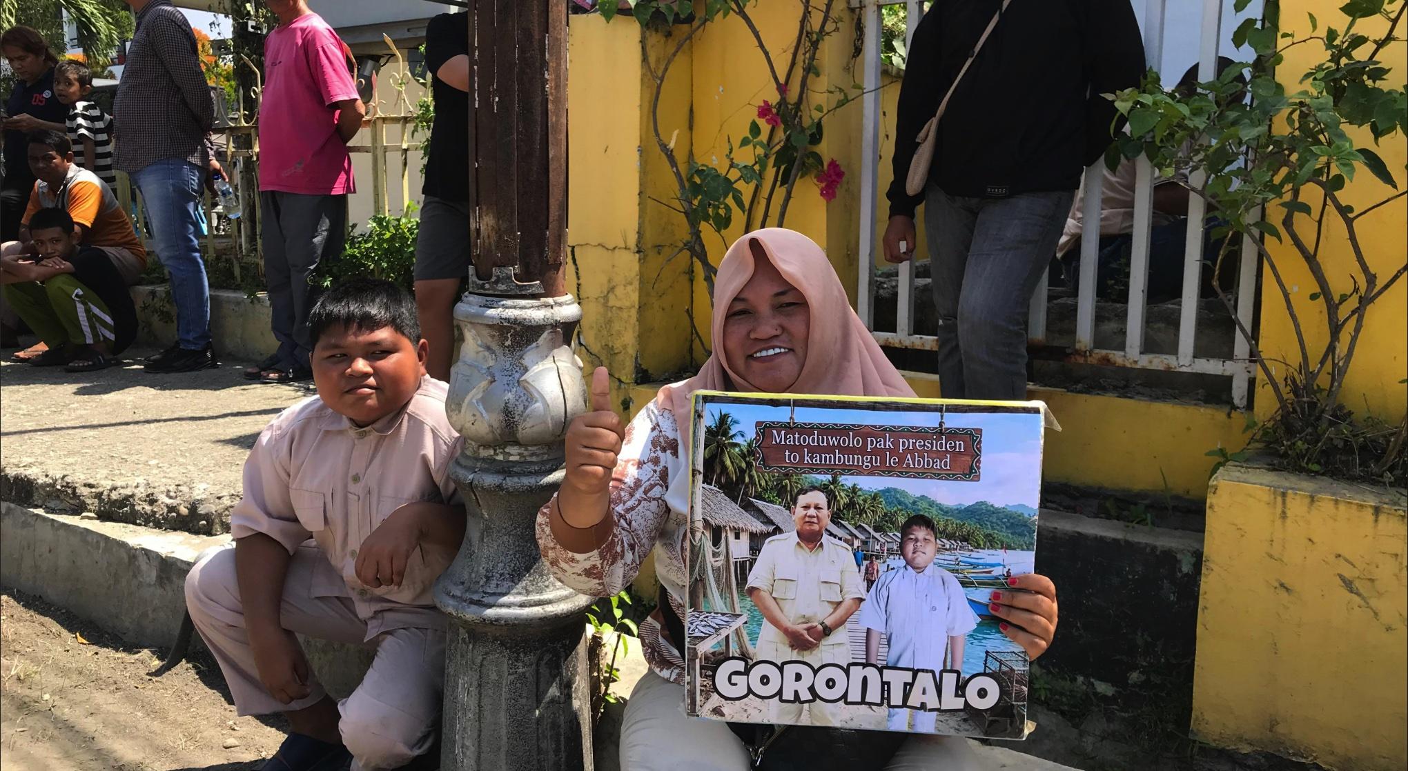 KEDATANGAN-PRESIDEN-Sosok-Yuliani-Labatjo-warga-Bengawan-Solo-Bengsol-Kota-Gorontalo.jpg