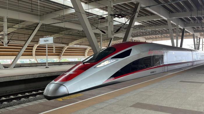 KERETA-CEPAT-WHOOSH-Menteri-Keuangan-Purbaya.jpg