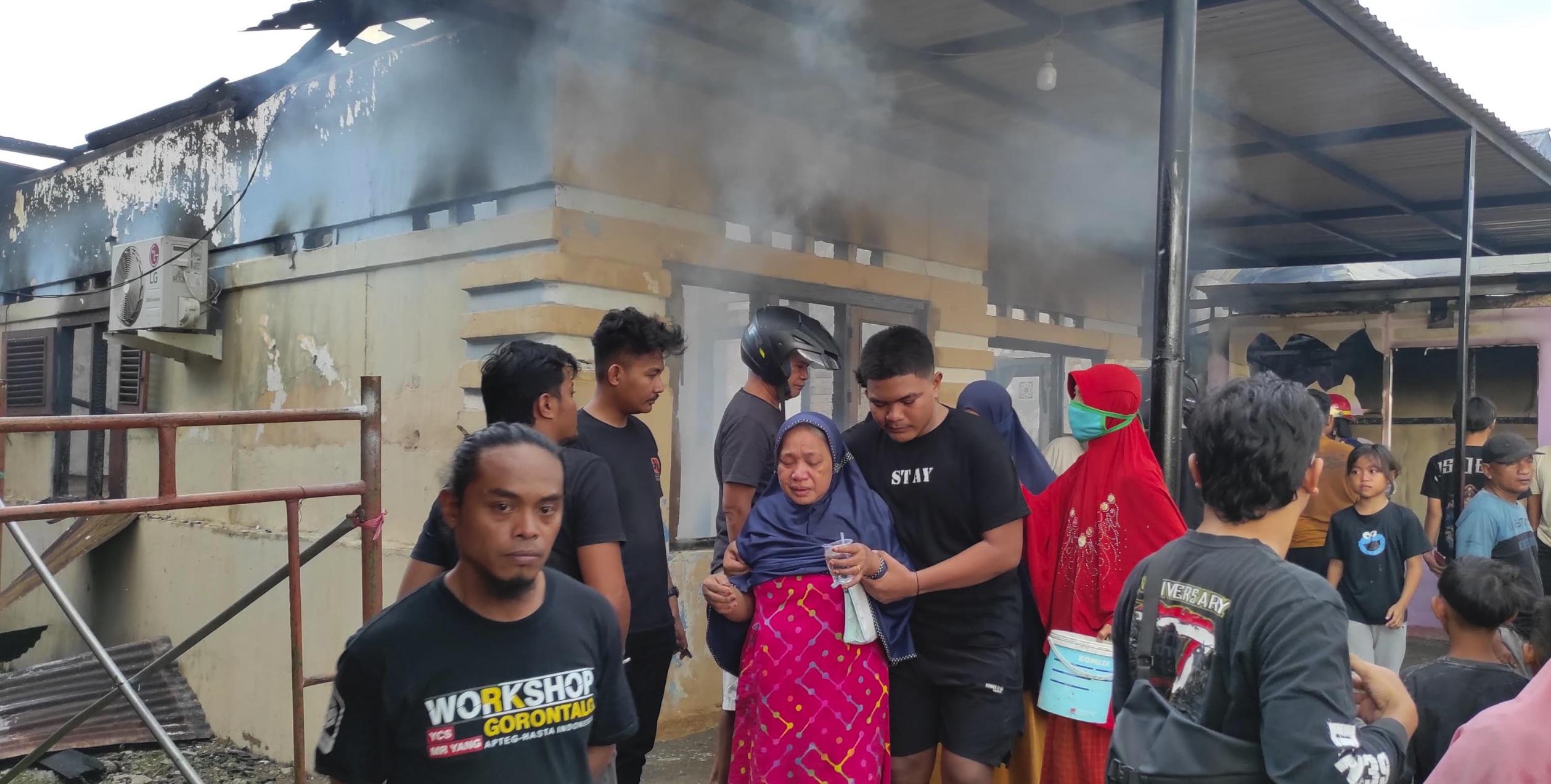 KORBAN-Tampak-korban-kebakaran-rumah-di-Huangobotu-Gorontalo.jpg