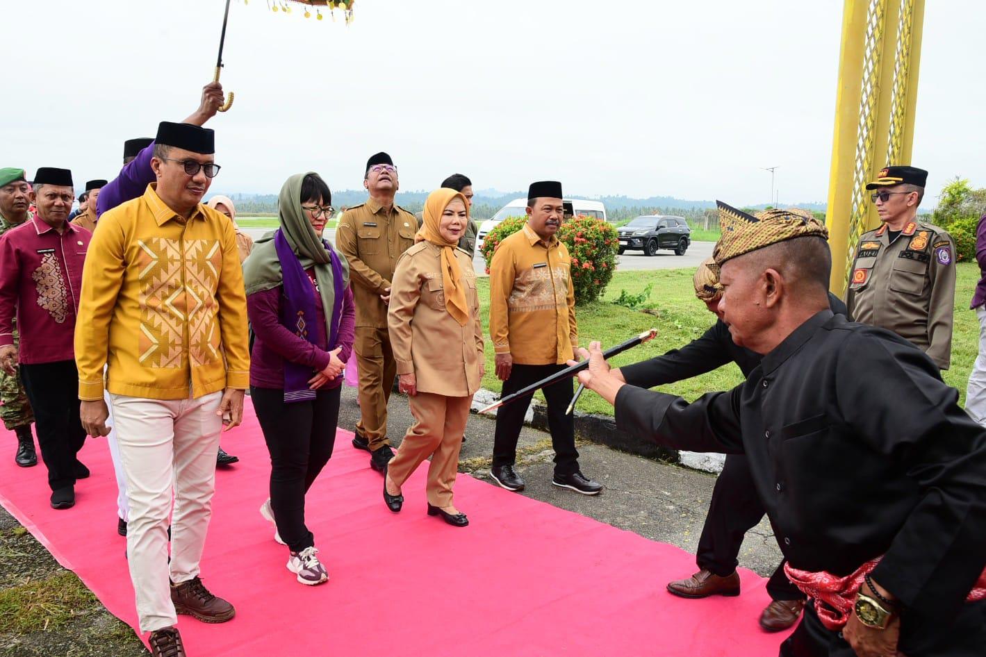 KUNJUNGAN-KERJA-Wakil-Gubernur-Gorontalo-Idah-Syahidah-Rusli-Habibie.jpg