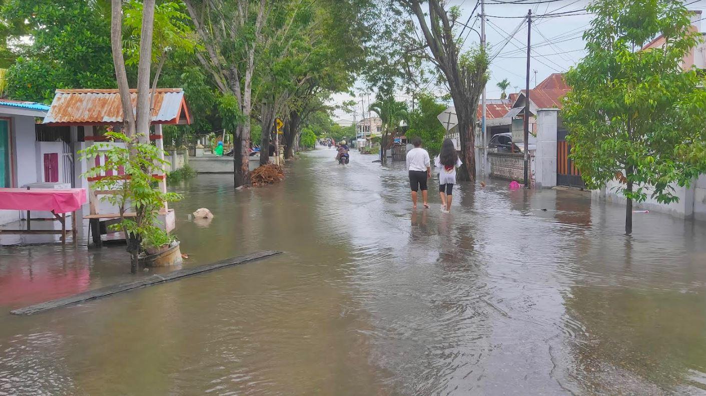 Kawasan-Kota-Gorontalo-yang-masih-terendam-banjir.jpg