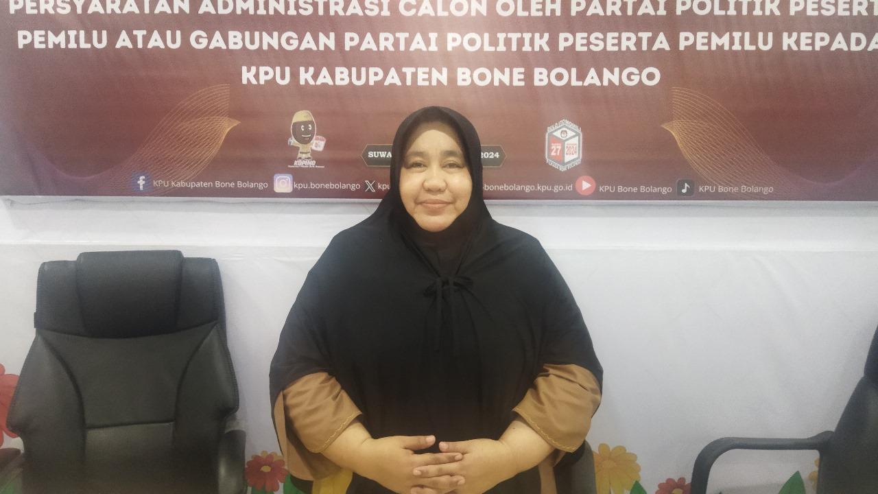 Ketua-KPU-Bone-Bolango-Sutenty-Lamuhu-7888.jpg