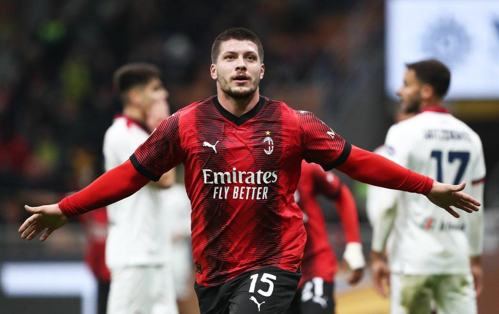 Luka-Jovic-mencetak-brace-ke-gawang-Cagliari.jpg