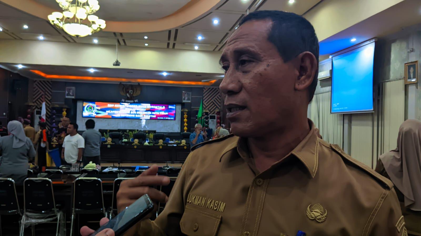 Lukman-kasim-saat-ditemui-di-DPRD-Kota-Gorontalo.jpg