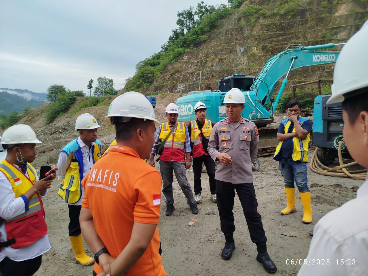 Momen-Kapolres-Bone-Bolango-AKBP-Supriantoro-bersama-Tim-Inafis.jpg