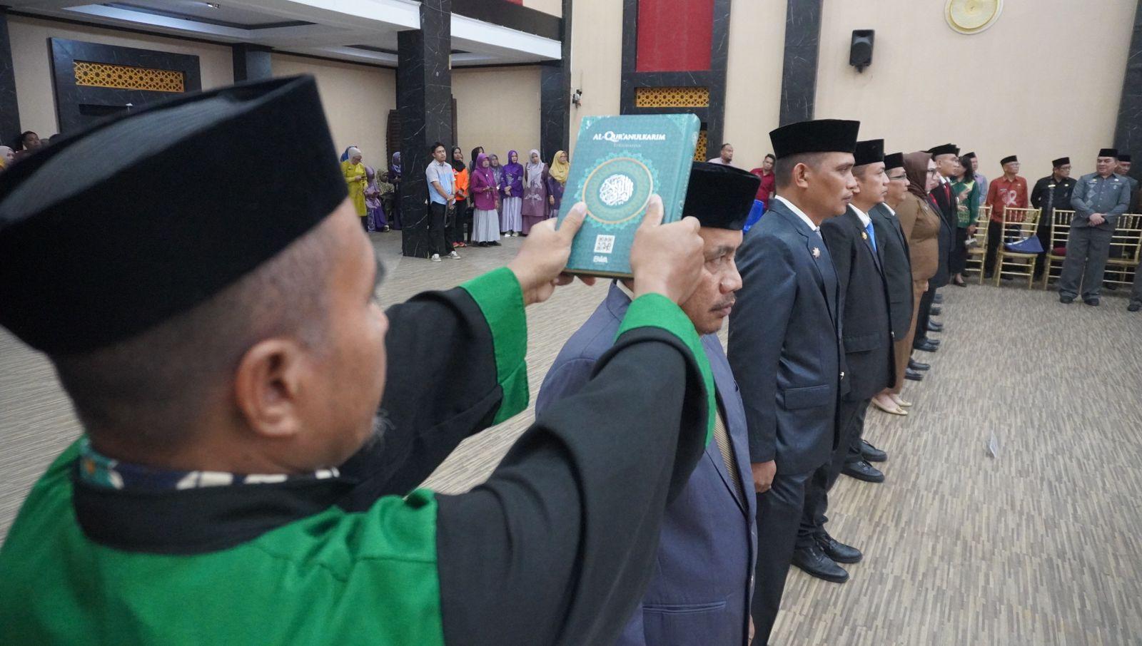 PELANTIKAN-Pejabat-baru-Pemkot-Gorontalo-disumpah-Alquran.jpg