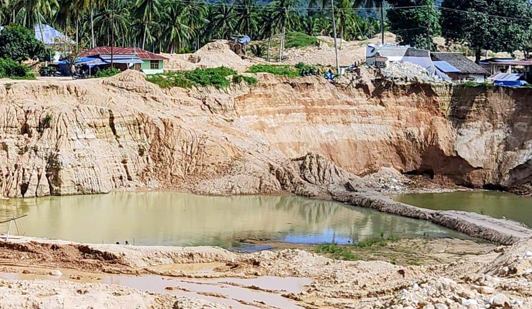PETI-POHUWATO-Tambang-emas-ilegal-di-Dengilo-Kabupaten-Pohuwato-Gorontalo.jpg