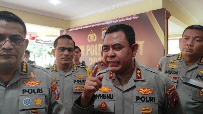 POLISI-DITEMBAK-OTK-Kapolda-Sumut-Irjen-Whisnu-Hermawan-Februanto-saat-diwawancara-di-Polda-Sumut.jpg