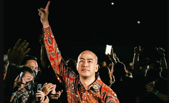 Pandji-Pragiwaksono-kini-memulai-karir-di-New-York-Amerika.jpg