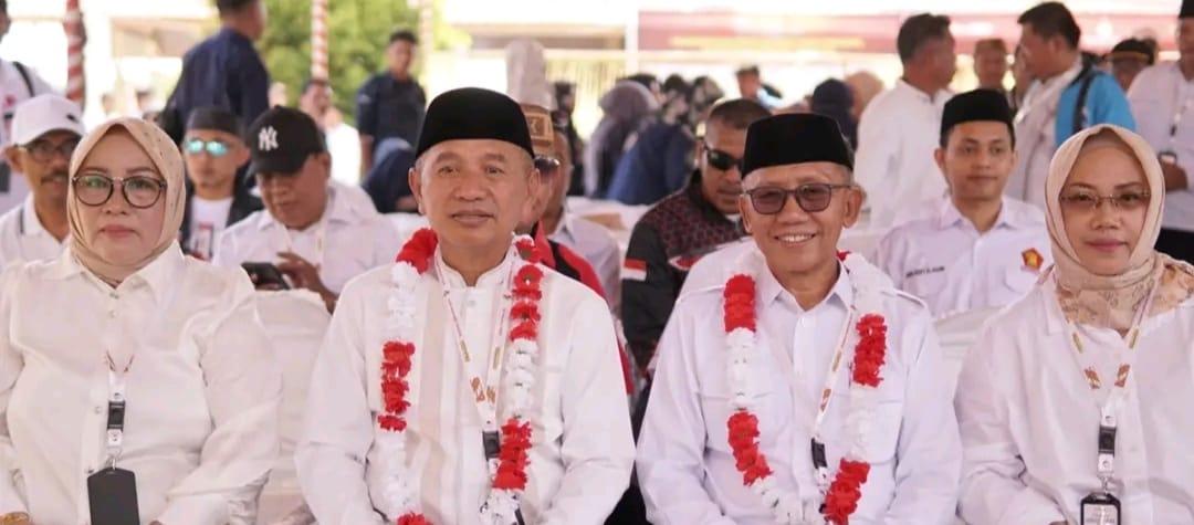 Pasangan-Saipul-Mbuinga-dan-Iwan-Adam-saat-daftar-Pilkada-Pohuwato-di-KPU-Selasa-2782024.jpg