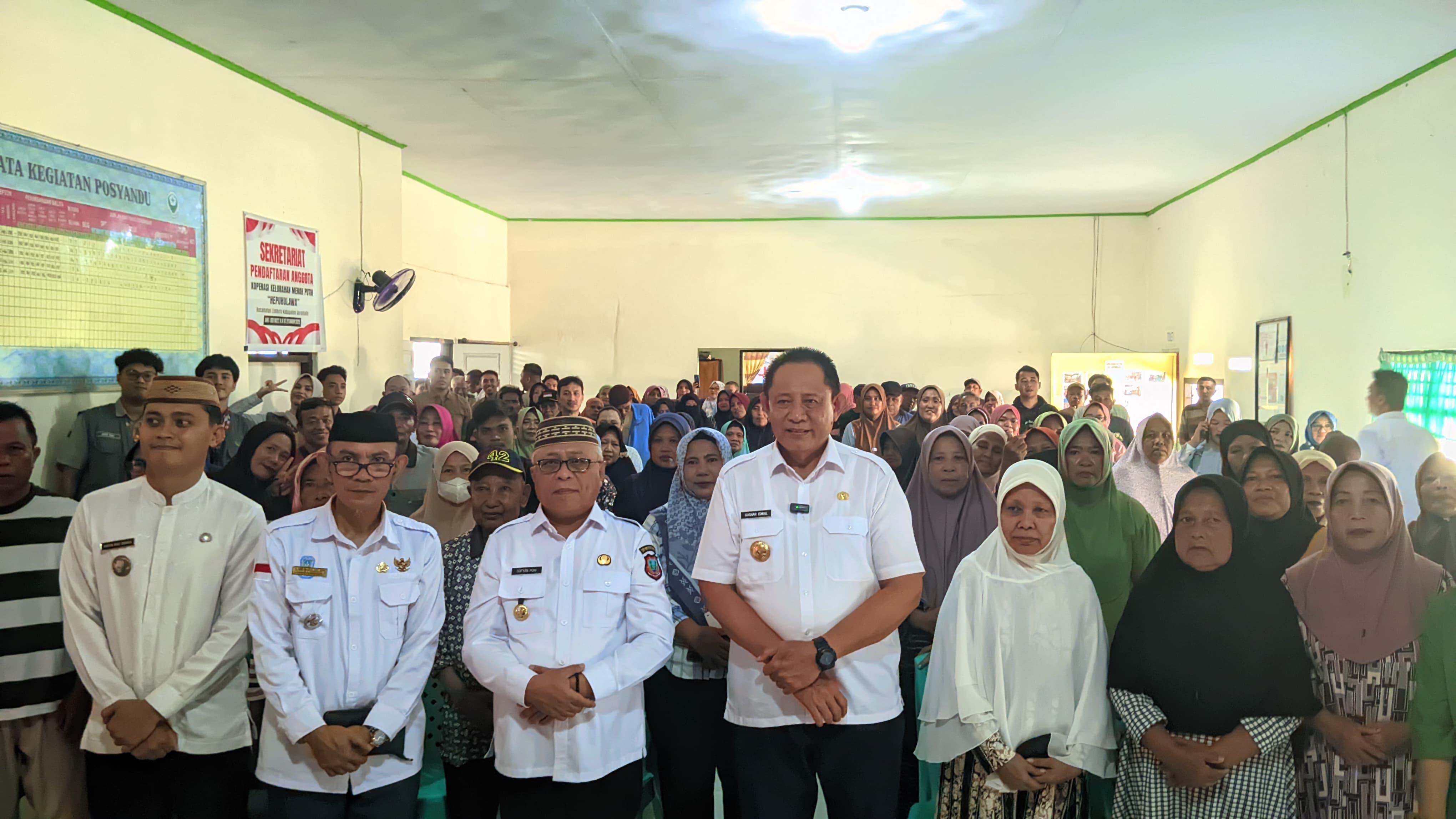 Pemerintah-menyalurkan-bantuan-beras-cadangan-pangan-di-pada-Rabu-1092025.jpg