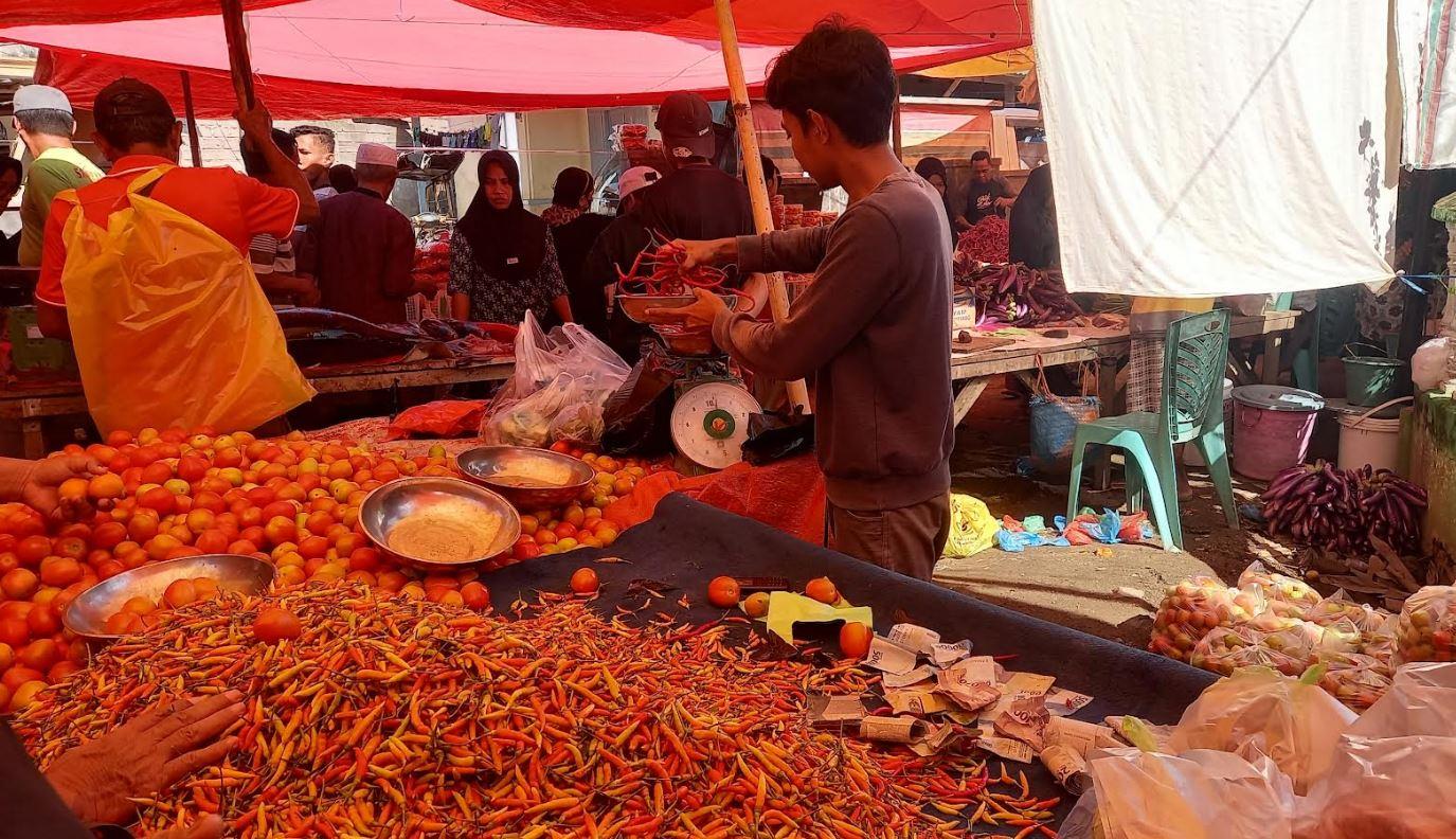 Penjual-cabai-di-Pasar-Gorontalo-Sabtu-3032024.jpg