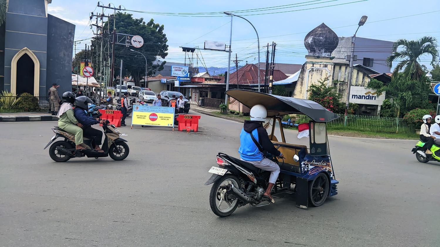 Potret-para-petugas-Dishub-Kota-Gorontalo.jpg