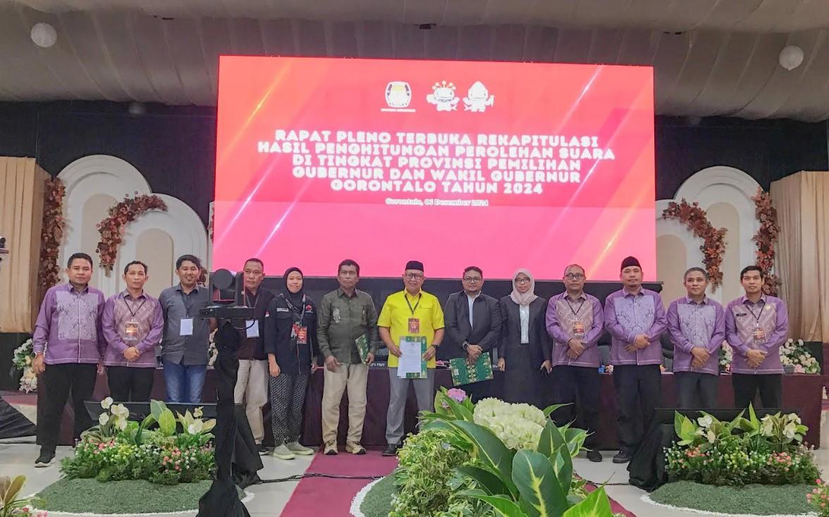Rapat-pleno-rekapitulasi-surat-suara-di-Pilkada-Gorontalo-Jumat-06122024.jpg