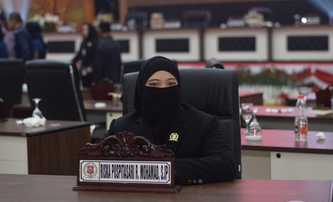 Riska-Puspitasari-R-Mohamad-Politis-Hanura-Anggota-DPRD-terpilih-2024-2029-Senin-2682024.jpg