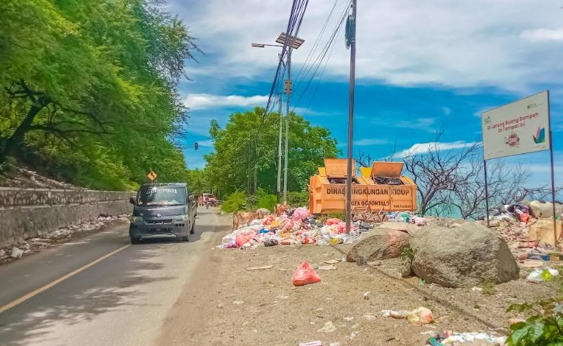SAMPAH-DI-KOTA-GORONTALO-Sampah-di-Kelurahan-Leato-Utara-Kecamatan-Dumbo-Raya.jpg