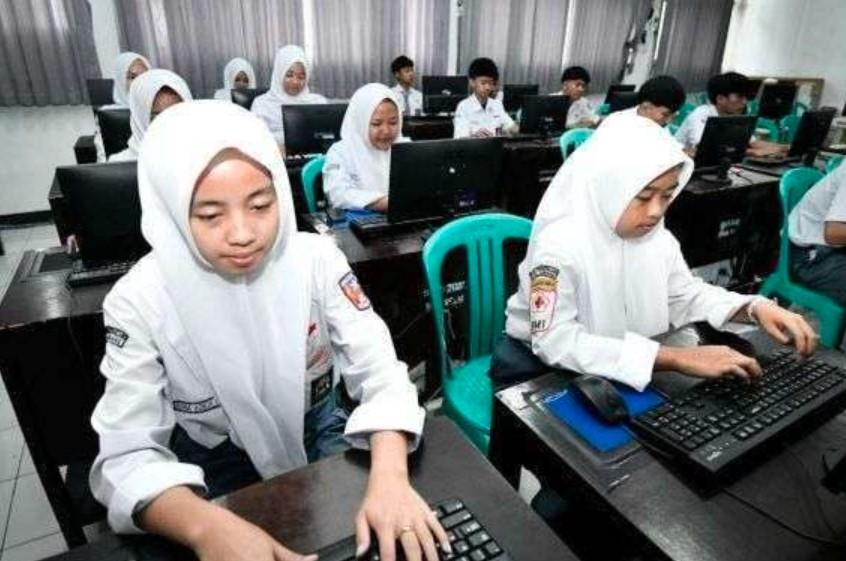 Sejumlah-siswa-sekolah-sedang-melaksanakan-simulasi-TKA.jpg