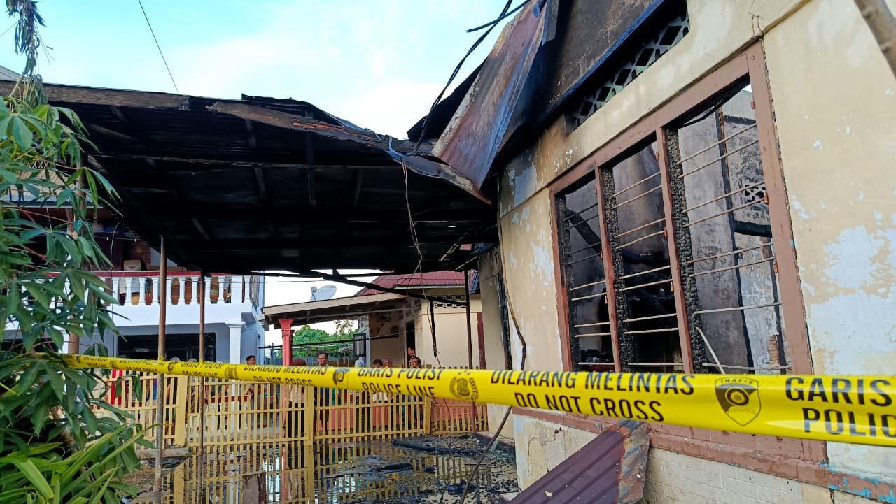 Suasana-saat-kebakaran-rumah-di-Siendeng-Kota-Gorontalo-jdjdhdjdd.jpg