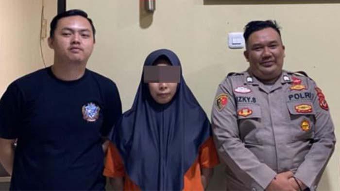 TERTIPU-PACAR-ONLINE-NY-29-alias-Siska-alias-Ica-tengah.jpg