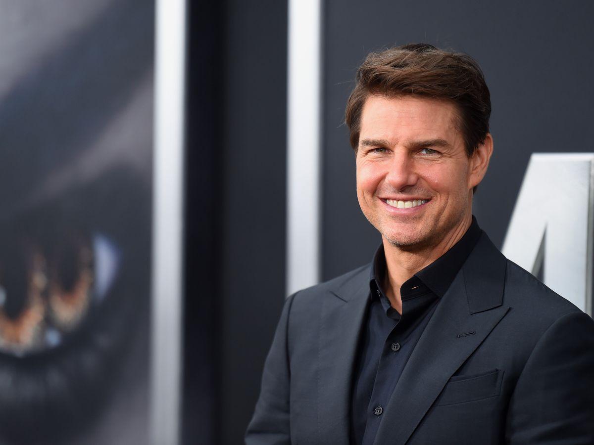 Tom-Cruise-dikabarkan-bergabung-Warner-Bros.jpg