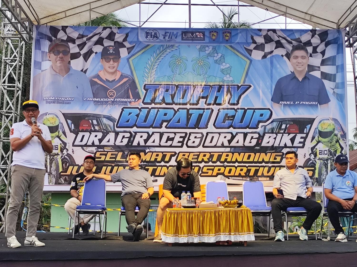 Wakil-Bupati-Boalemo-Lahmuddin-Hambali-menutup-kegiatan-Drag-Race.jpg