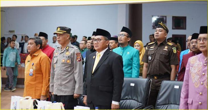 Wali-Kota-Gorontalo-Marten-Taha-saat-menghadiri-HUT-ke-21-Kabupaten-Pohuwato-Minggu-2522024.jpg