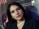 Davina-Karamoy-ketika-cerita-soal-kesiapannya-untuk-memakai-hijab.jpg