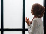 Ilustrasi-melafalkan-doa-untuk-menghilangkan-rasa-sedih-yang-mendalam.jpg