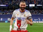 Karim-Benzema-memenangkan-tropi-Pemain-Terbaik-di-Bulan-April.jpg