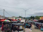 Kemacetan-di-pasar-tradisional-Tilamuta-Boalemo.jpg