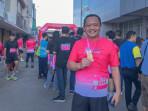 Ketua-DPRD-Kota-Gorontalo-Irwan-Hunawa-menunjukkan-medali-Smartfren.jpg
