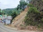 Longsor-susulan-di-Jalan-Mayor-Dullah-Kawasan-Pelabuhan-Gorontalo-Minggu-22122024.jpg